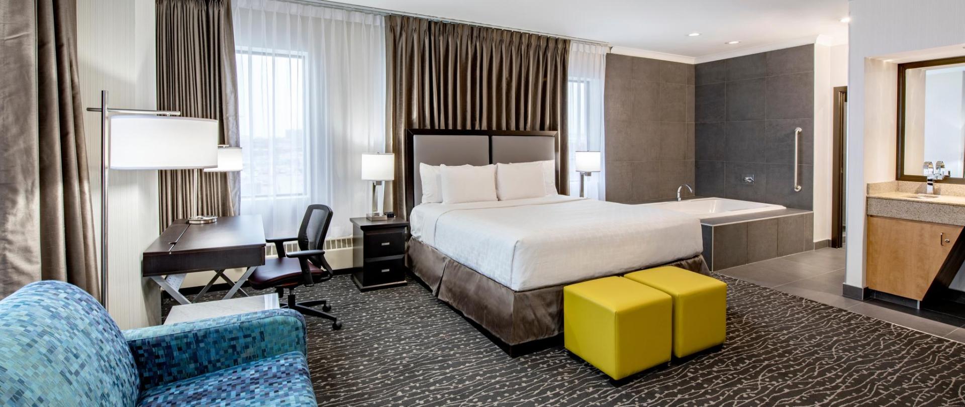 Executive Suite, 1 King Bed with Spa Tub